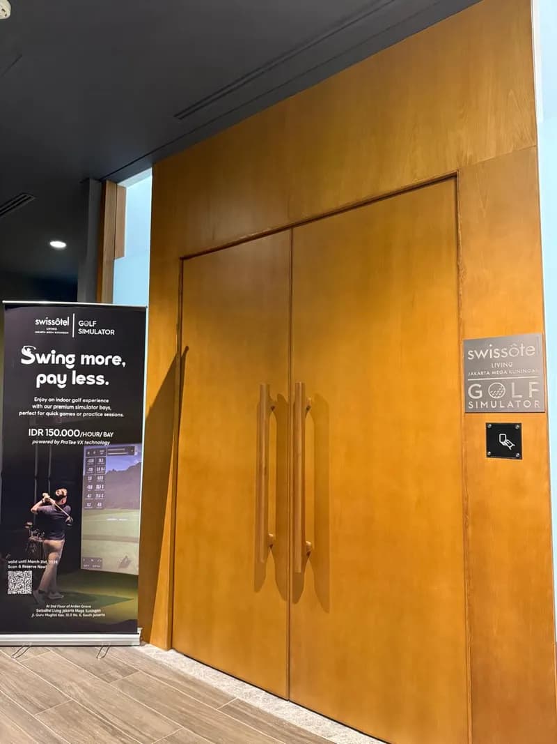 Virtual Golf Simulator at BRANZ Mega Kuningan